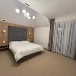 Eden - Domki, Pokoje, Apartamenty, Sauna, Jacuzzi Jastrzębia Góra