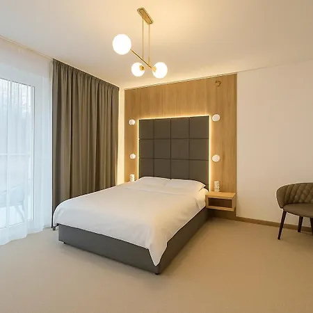 Lodge Eden - Domki, Pokoje, Apartamenty, Sauna, Jacuzzi Jastrzębia Góra